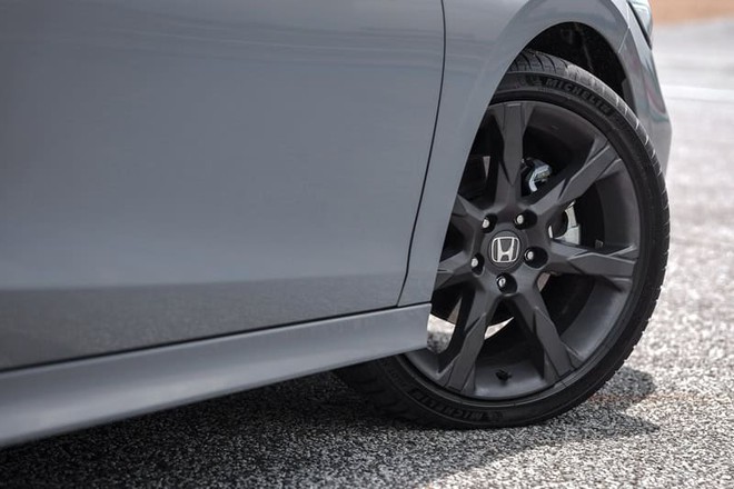 Honda Civic 2026 ra mắt gần Việt Nam: 3 phi&ecirc;n bản, gi&aacute; quy đổi từ 738 triệu đồng, th&ecirc;m giả lập sang số, cảnh b&aacute;o điểm m&ugrave; - Ảnh 14.