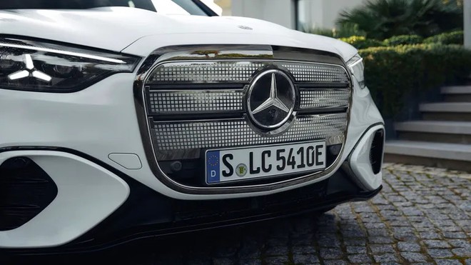 Đại l&yacute; b&aacute;o Mercedes-Benz GLC đời mới gi&aacute; tạm t&iacute;nh gần 3,4 tỷ đồng tại Việt Nam: Thiết kế kh&aacute;c hẳn loạt xe đang b&aacute;n, bản chạy điện hơn 700km/sạc - Ảnh 5.