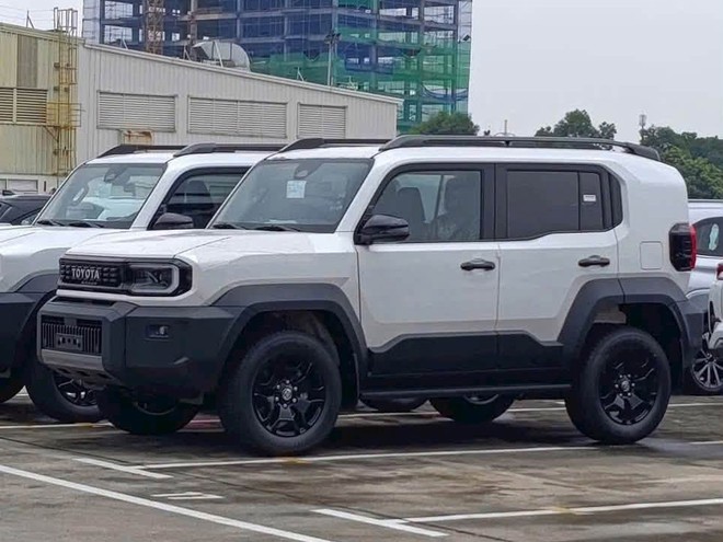 Đại l&yacute; b&aacute;o Toyota Land Cruiser FJ ra mắt Việt Nam tuần sau: Gi&aacute; dự kiến gần 1,2 tỷ đồng, m&aacute;y 2.7L như Fortuner, c&oacute; ADAS, nhập Th&aacute;i - Ảnh 3.