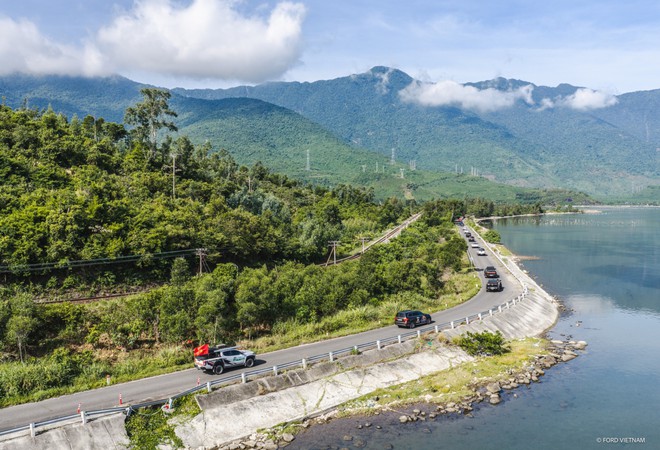 350 chiếc b&aacute;n tải từ 3 miền đổ về Huế: Nhiều thử th&aacute;ch off-road, b&agrave;i học cứu hộ chuẩn tr&ecirc;n b&atilde;i biển Lăng C&ocirc; - Ảnh 13.