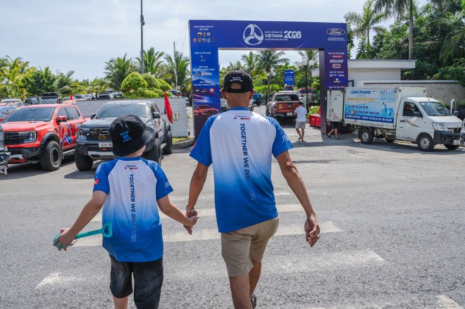 350 chiếc b&aacute;n tải từ 3 miền đổ về Huế: Nhiều thử th&aacute;ch off-road, b&agrave;i học cứu hộ chuẩn tr&ecirc;n b&atilde;i biển Lăng C&ocirc; - Ảnh 18.