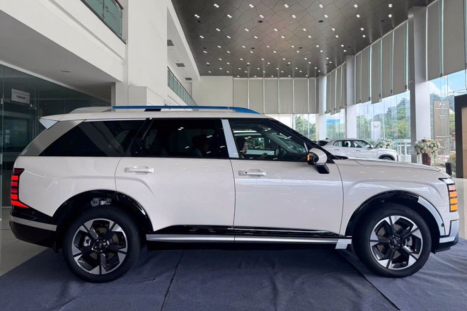 Hyundai Palisade Hybrid bản 'base' c&oacute; mặt ở đại l&yacute;: Gi&aacute; dự kiến 1,5 tỷ, rẻ hơn bản 'full' của Everest, c&oacute; đủ ADAS - Ảnh 3.
