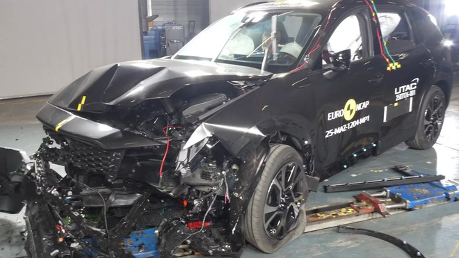 Mazda CX-5 2026 đạt điểm an to&agrave;n kỷ lục khi bảo vệ người tham gia giao th&ocirc;ng - Ảnh 3.