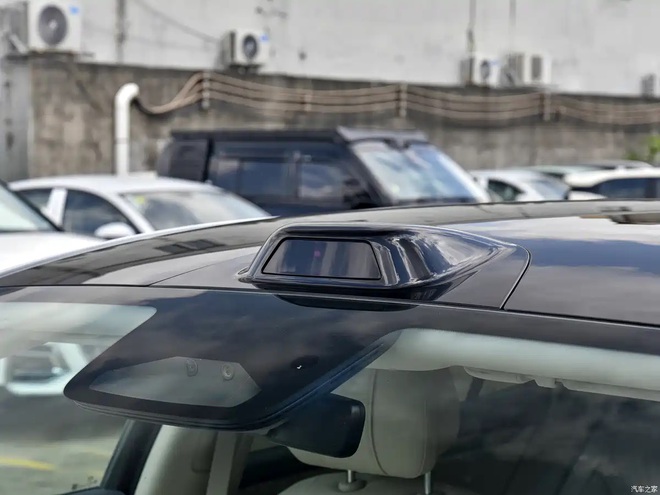 BYD Seal 08 ra mắt: Giá quy đổi từ 762 triệu đồng, tăng tốc ngang siêu xe, bản PHEV đầy bình chạy gần 1.700km - Ảnh 4.