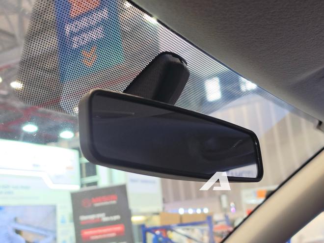 Xem thực tế Isuzu D-Max bản rẻ nhất vừa ra mắt Việt Nam: Gương chỉnh 'cơm' hoàn toàn, mâm cùng kích thước Kia Morning, lái xe tập trung hơn vì thiếu một trang bị quen thuộc trên nhiều xe bán tải - Ảnh 10.