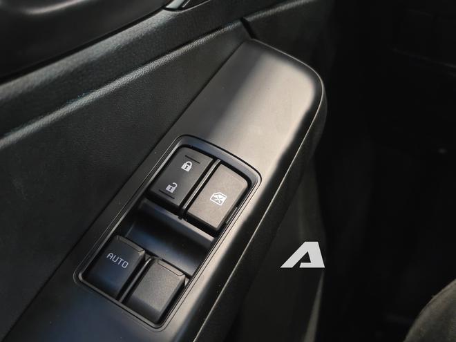 Xem thực tế Isuzu D-Max bản rẻ nhất vừa ra mắt Việt Nam: Gương chỉnh 'cơm' hoàn toàn, mâm cùng kích thước Kia Morning, lái xe tập trung hơn vì thiếu một trang bị quen thuộc trên nhiều xe bán tải - Ảnh 9.