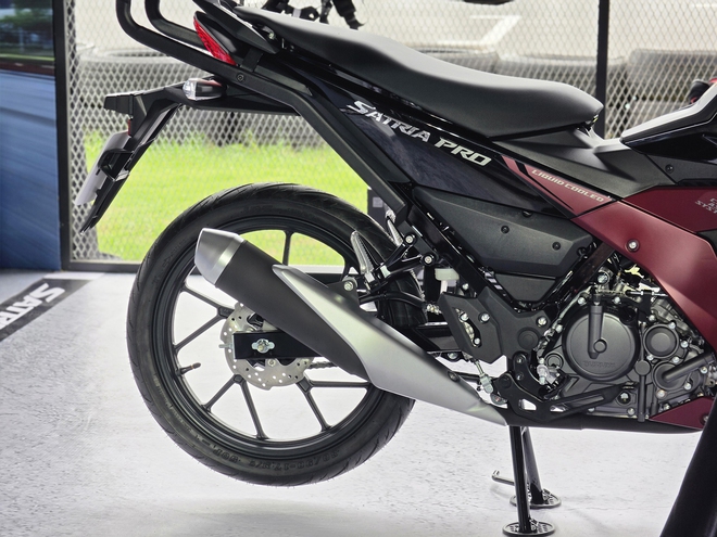 Suzuki Satria 2026 ra mắt Việt Nam: Gi&aacute; từ 54,5 triệu, nhiều n&acirc;ng cấp về kiểu d&aacute;ng, trang bị, kết nối điện thoại, cạnh tranh Exciter, Winner - Ảnh 7.