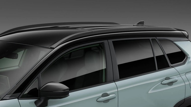 Toyota Corolla Cross th&ecirc;m bản mới: Ca lăng hầm hố hơn, lốp d&agrave;y hợp đi địa h&igrave;nh, th&ecirc;m camera nh&igrave;n xuy&ecirc;n gầm - Ảnh 4.