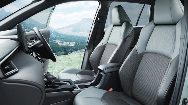 Toyota Corolla Cross th&ecirc;m bản mới: Ca lăng hầm hố hơn, lốp d&agrave;y hợp đi địa h&igrave;nh, th&ecirc;m camera nh&igrave;n xuy&ecirc;n gầm - Ảnh 10.