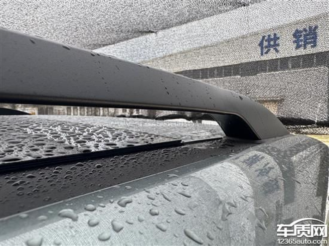 Hơn 30 chủ xe BYD khiếu nại trần kính bị rò rỉ nước, có xe gặp lỗi chỉ sau một tuần sử dụng - Ảnh 1.