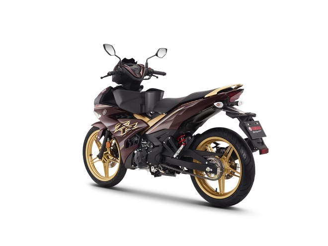 Yamaha Exciter 150 c&oacute; diện mạo mới: Gi&aacute; quy đổi từ 57 triệu đồng, nhiều m&agrave;u nổi bật hơn, bản đặc biệt c&oacute; chắn gi&oacute; thể thao, USB-C - Ảnh 6.