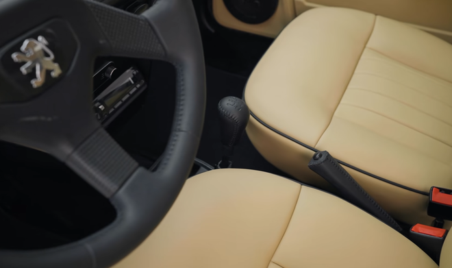Thợ Việt hồi sinh Peugeot 205 h&agrave;ng hiếm từ sắt rỉ th&agrave;nh long lanh: Mất một năm thực hiện, thay một loạt chi tiết từ ngo&agrave;i v&agrave;o trong - Ảnh 10.
