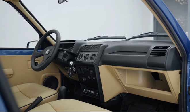 Thợ Việt hồi sinh Peugeot 205 h&agrave;ng hiếm từ sắt rỉ th&agrave;nh long lanh: Mất một năm thực hiện, thay một loạt chi tiết từ ngo&agrave;i v&agrave;o trong - Ảnh 9.