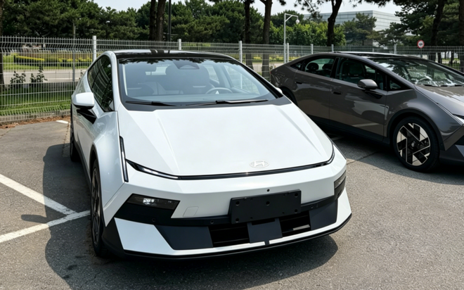 Hyundai Ioniq V lộ thiết kế kh&ocirc;ng giống ai, đi hơn 600km/sạc, c&oacute; bản kh&ocirc;ng lo phải tấp v&agrave;o trạm sạc - Ảnh 5.