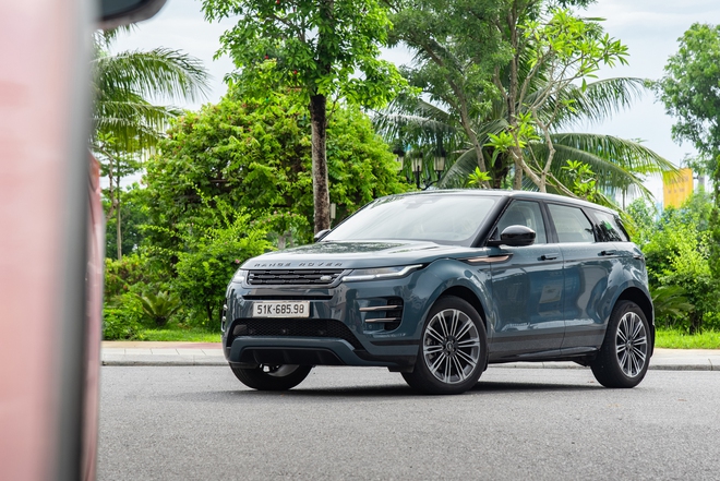 Chọn Range Rover Evoque cho vợ: Chiếc xe hiếm hoi gi&uacute;p c&aacute;c &ocirc;ng chồng đi SUV full-size 'đổi gi&oacute;' m&agrave; kh&ocirc;ng hụt hẫng - Ảnh 13.