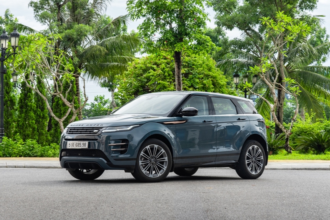 Chọn Range Rover Evoque cho vợ: Chiếc xe hiếm hoi gi&uacute;p c&aacute;c &ocirc;ng chồng đi SUV full-size 'đổi gi&oacute;' m&agrave; kh&ocirc;ng hụt hẫng - Ảnh 1.