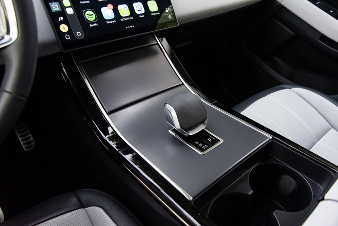 Chọn Range Rover Evoque cho vợ: Chiếc xe hiếm hoi gi&uacute;p c&aacute;c &ocirc;ng chồng đi SUV full-size 'đổi gi&oacute;' m&agrave; kh&ocirc;ng hụt hẫng - Ảnh 6.