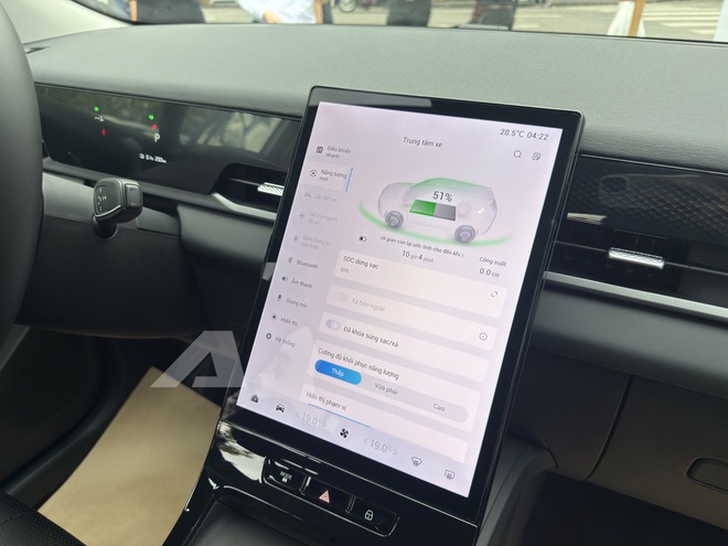 Cận cảnh Jaecoo J5 thuần điện tại Việt Nam: Pin 58,9 kWh, màn hình 13,2 inch, chạy Hà Nội - Quảng Bình vô tư - Ảnh 7.