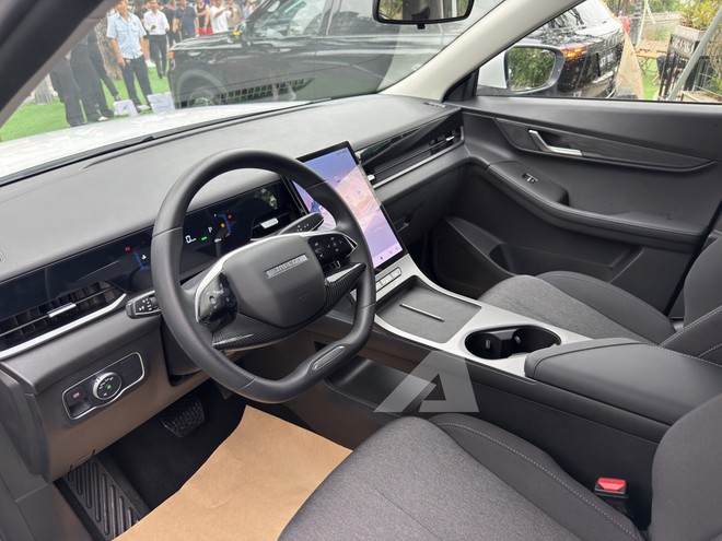 Cận cảnh Jaecoo J5 ti&ecirc;u chuẩn tại H&agrave; Nội: SUV cỡ B d&ugrave;ng m&aacute;y 1.5 tăng &aacute;p, m&agrave;n h&igrave;nh 13,2 inch, nhiều trang bị an to&agrave;n - Ảnh 7.