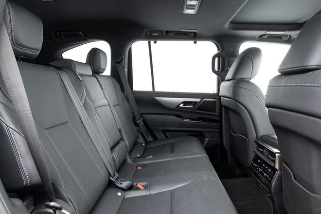 Chiếc Lexus LX 700h đầu tiên về Việt Nam: Bản hybrid mạnh nhất của LX, mạnh gần 460 mã, có gói thể thao phục vụ đại gia Việt - Ảnh 13.