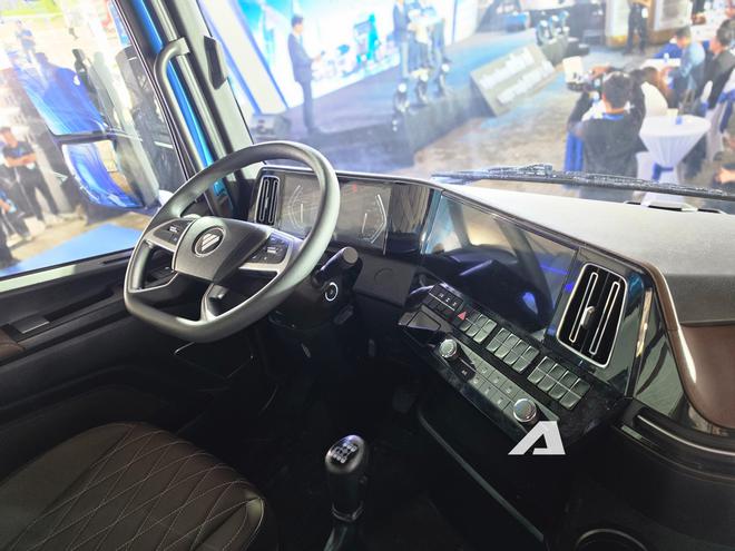 Soi xe đầu k&eacute;o Foton Galaxus R5 vừa ch&agrave;o kh&aacute;ch Việt: Lực k&eacute;o mạnh hơn cả si&ecirc;u xe Koenigsegg Regera, tiện nghi như &ocirc; t&ocirc; với camera 4 hướng, gương chỉnh điện - Ảnh 20.