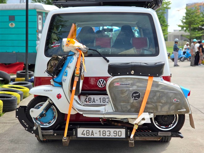 Lạc v&agrave;o d&agrave;n xe chục năm tuổi tại Vietnam Scooter Fest 2026: Từ những chiếc Vespa nhuốm m&agrave;u thời gian đến Cadillac huyền thoạ - Ảnh 7.