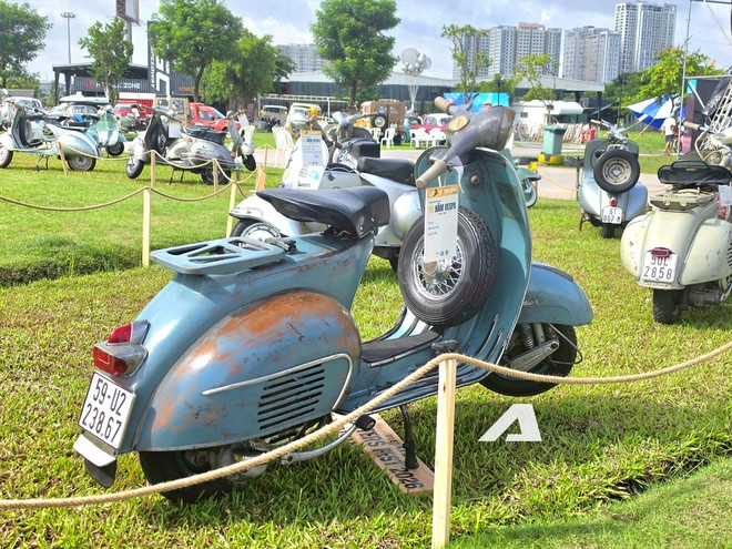 Lạc v&agrave;o d&agrave;n xe chục năm tuổi tại Vietnam Scooter Fest 2026: Từ những chiếc Vespa nhuốm m&agrave;u thời gian đến Cadillac huyền thoạ - Ảnh 4.