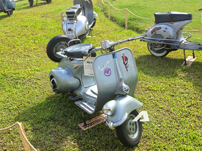 Lạc v&agrave;o d&agrave;n xe chục năm tuổi tại Vietnam Scooter Fest 2026: Từ những chiếc Vespa nhuốm m&agrave;u thời gian đến Cadillac huyền thoạ - Ảnh 3.
