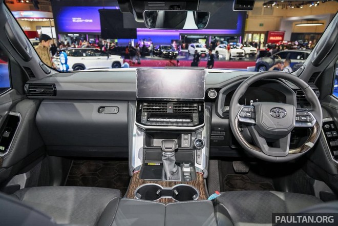 Cận cảnh Toyota Land Cruiser Hybrid 2026 ra mắt Đ&ocirc;ng Nam &Aacute; - Ảnh 2.