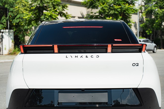 Lynk & Co 02 ra mắt Việt Nam: Gi&aacute; từ 818 triệu đồng, mạnh 268 m&atilde; lực, chạy HN-Quảng B&igrave;nh 'v&ocirc; tư' - Ảnh 15.