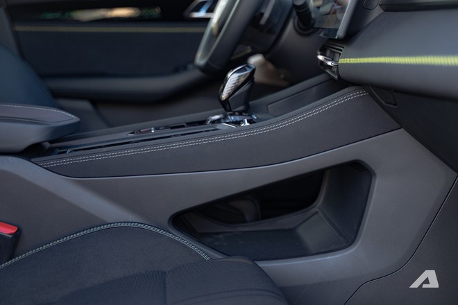 Lynk & Co 03 chốt gi&aacute; từ 739 triệu đồng tại Việt Nam: Cạnh tranh Civic, Mazda3 bằng m&agrave;n khủng nhất ph&acirc;n kh&uacute;c, số ly hợp k&eacute;p nhưng thiếu ADAS - Ảnh 13.