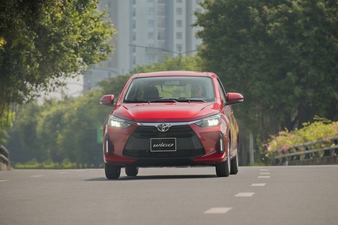 Ph&acirc;n kh&uacute;c xe hạng A c&oacute; biến lớn: Toyota Wigo từ b&aacute;n kh&ocirc;ng được chiếc n&agrave;o nay 'lật đổ' cả Hyundai Grand i10, nguy&ecirc;n nh&acirc;n l&agrave; đ&acirc;y - Ảnh 4.