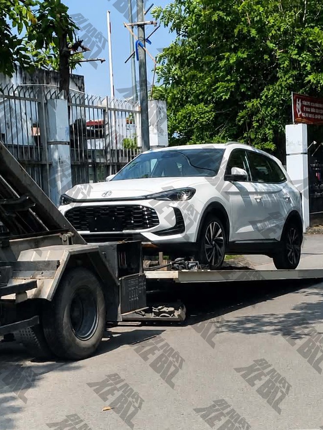 Soi MG ZS 2026 đ&atilde; về Việt Nam: M&acirc;m 18 inch, động cơ hybrid, c&oacute; ADAS cạnh tranh Xforce, Yaris Cross - Ảnh 5.