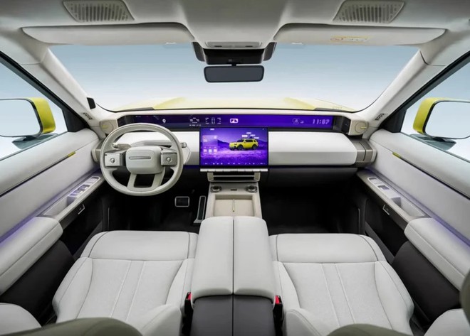 SUV mới của h&atilde;ng con Jaguar Land Rover gi&aacute; quy đổi từ hơn 1,3 tỷ đồng: 3 m&agrave;n h&igrave;nh si&ecirc;u lớn, mạnh hơn 800hp, EREV chạy 310km kh&ocirc;ng cần xăng - Ảnh 4.