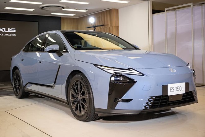 Lexus ES đời mới ra mắt gần Việt Nam: Giá quy đổi từ 2,6 tỷ đồng, bản giá rẻ lại… nhiều trang bị hơn - Ảnh 2.