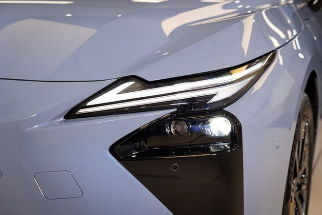 Lexus ES đời mới ra mắt gần Việt Nam: Giá quy đổi từ 2,6 tỷ đồng, bản giá rẻ lại… nhiều trang bị hơn - Ảnh 17.