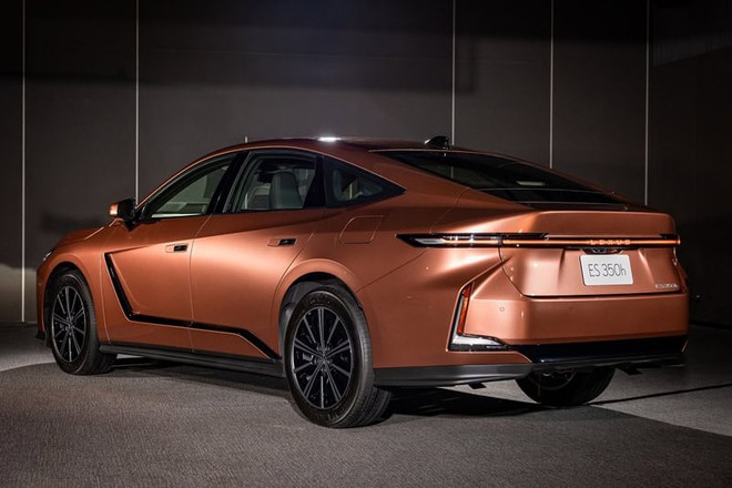 Lexus ES đời mới ra mắt gần Việt Nam: Giá quy đổi từ 2,6 tỷ đồng, bản giá rẻ lại… nhiều trang bị hơn - Ảnh 5.