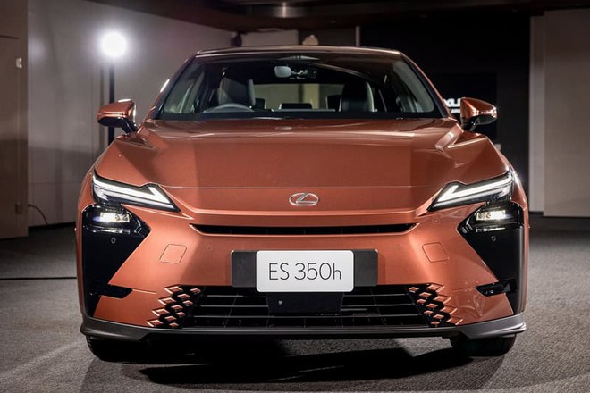 Lexus ES đời mới ra mắt gần Việt Nam: Giá quy đổi từ 2,6 tỷ đồng, bản giá rẻ lại… nhiều trang bị hơn - Ảnh 7.