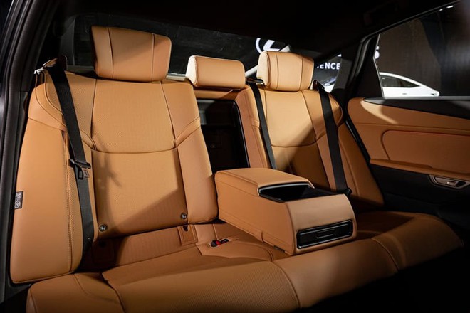 Lexus ES đời mới ra mắt gần Việt Nam: Giá quy đổi từ 2,6 tỷ đồng, bản giá rẻ lại… nhiều trang bị hơn - Ảnh 13.