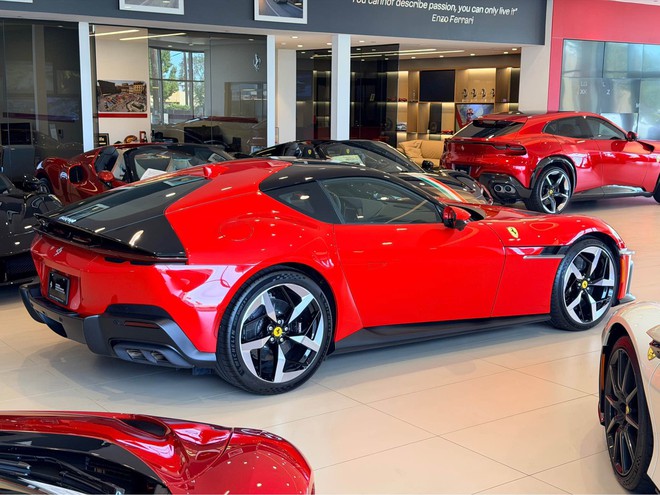 Ferrari 12Cilindri đầu ti&ecirc;n về Việt Nam: Gi&aacute; b&aacute;n l&agrave; ẩn số, t&ugrave;y chọn ghế carbon, d&ugrave;ng m&aacute;y V12 mạnh hơn 800 m&atilde; lực - Ảnh 9.