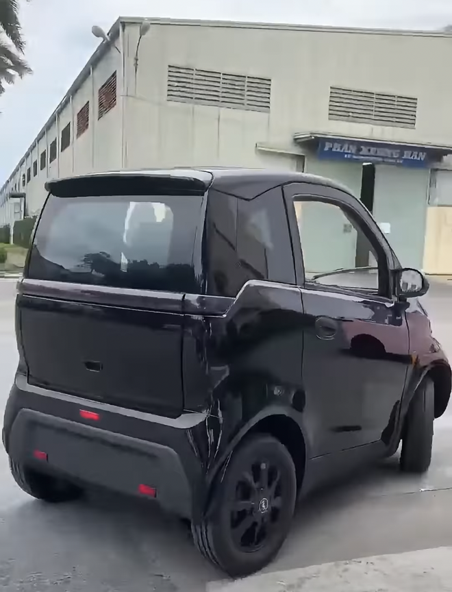 Nano S05 - &Ocirc; t&ocirc; điện gi&aacute; dự kiến hơn 120 triệu đồng lộ diện thực tế tại Việt Nam, dễ th&agrave;nh h&agrave;ng 'hot' với chiều d&agrave;i hơn Honda SH chỉ 20cm, pin th&aacute;o rời - Ảnh 4.