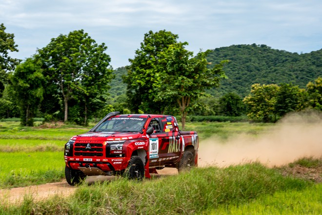 Mitsubishi Ralliart bảo vệ ng&ocirc;i vương AXCR, Triton v&ocirc; địch 2 năm li&ecirc;n tiếp - Ảnh 12.