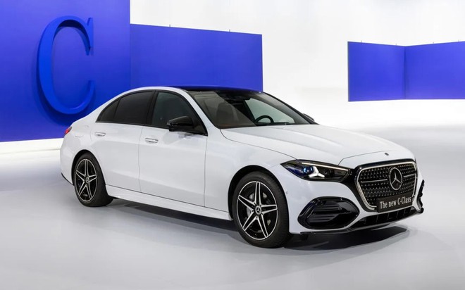 Mercedes-Benz C-Class nâng cấp lớn với mặt ca lăng phát sáng khủng, đèn xịn hơn, tích hợp ChatGPT, có tính năng lấy từ S-Class, 'phả hơi nóng' lên 3 Series - Ảnh 2.