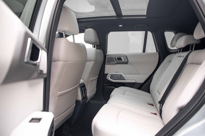 SUV mới ngang cỡ Mazda CX-5 đăng k&yacute; ở Việt Nam: Gi&aacute; quy đổi từ 560 triệu đồng, sạc 9 ph&uacute;t gần đầy pin, chạy 620km/sạc, flycam t&iacute;ch hợp tr&ecirc;n n&oacute;c - Ảnh 18.