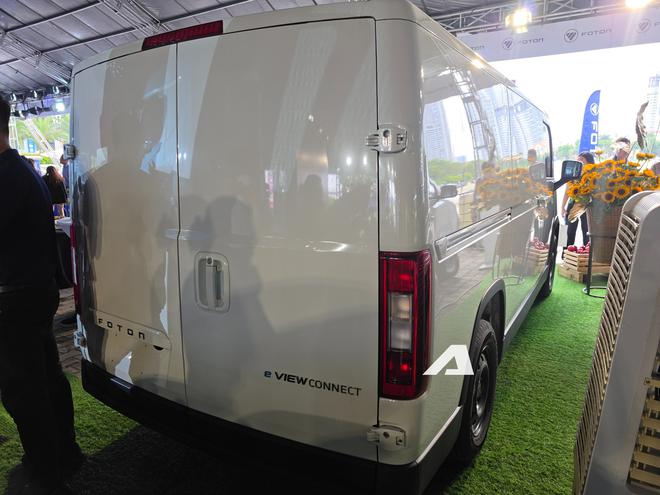 Xem trước Foton eView Connect sắp bán tại Việt Nam: Xe van điện mạnh gần 170 mã lực, sạc đầy đi 270 km, trang bị cần số như Mercedes - Ảnh 3.