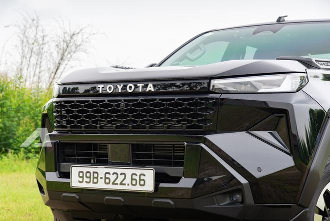 Dùng 4 đời bán tải, bán Ford Ranger mua Toyota Hilux, chủ xe đánh giá: ‘Bền hơn, lâu dài nuôi rẻ hơn, vận hành có điểm phải đánh đổi’ - Ảnh 4.