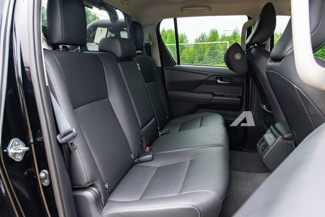 Dùng 4 đời bán tải, bán Ford Ranger mua Toyota Hilux, chủ xe đánh giá: ‘Bền hơn, lâu dài nuôi rẻ hơn, vận hành có điểm phải đánh đổi’ - Ảnh 9.