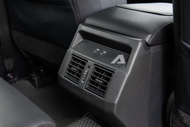 Dùng 4 đời bán tải, bán Ford Ranger mua Toyota Hilux, chủ xe đánh giá: ‘Bền hơn, lâu dài nuôi rẻ hơn, vận hành có điểm phải đánh đổi’ - Ảnh 15.