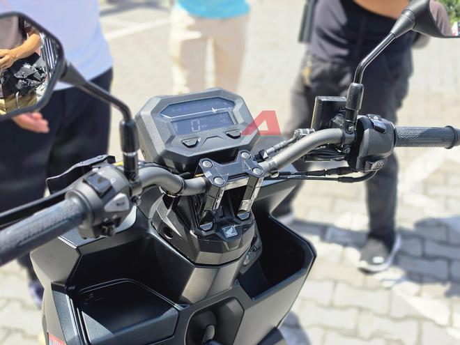 Honda Vario 2027 chốt gi&aacute; từ 42,7 triệu đồng: Th&ecirc;m bản ghi-đ&ocirc;ng trần như m&ocirc; t&ocirc;, nhập khẩu Indonesia đ&uacute;ng &yacute; d&acirc;n chơi Việt, sẵn xe giao trong v&agrave;i ng&agrave;y nữa - Ảnh 3.