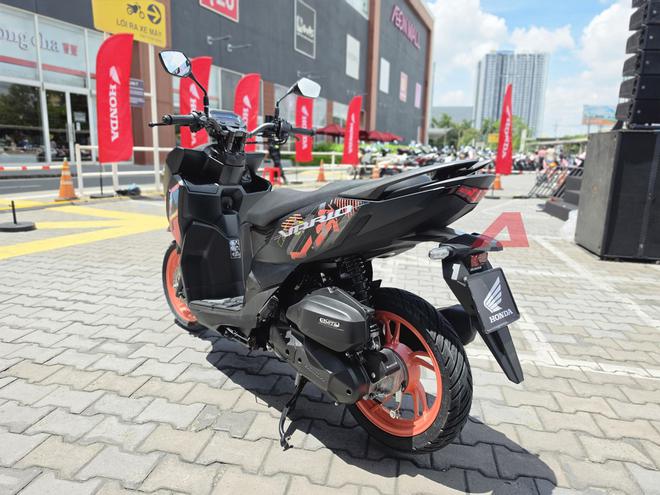 Honda Vario 2027 chốt gi&aacute; từ 42,7 triệu đồng: Th&ecirc;m bản ghi-đ&ocirc;ng trần như m&ocirc; t&ocirc;, nhập khẩu Indonesia đ&uacute;ng &yacute; d&acirc;n chơi Việt, sẵn xe giao trong v&agrave;i ng&agrave;y nữa - Ảnh 7.